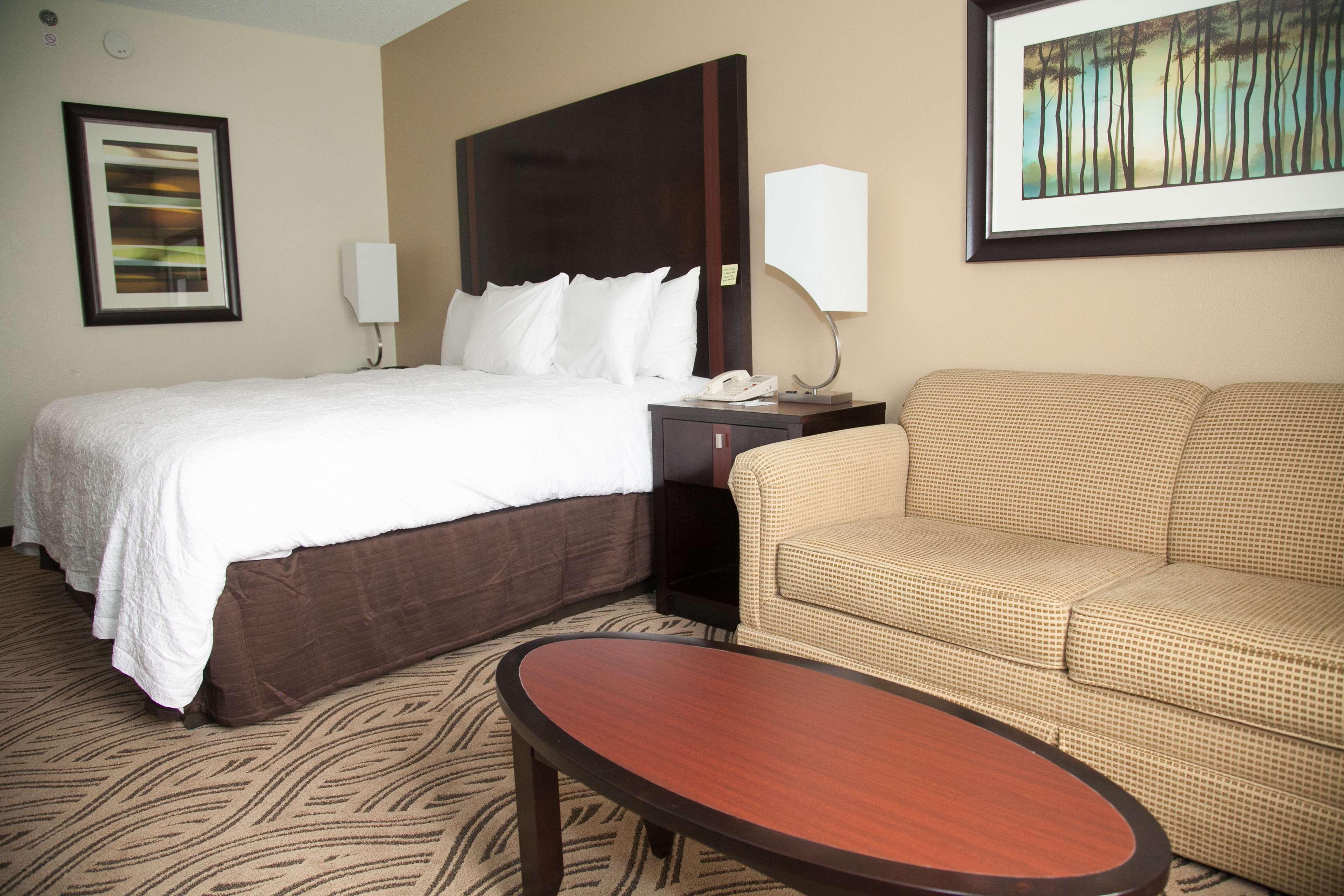 Hampton Inn & Suites Alpharetta-Windward Exterior photo