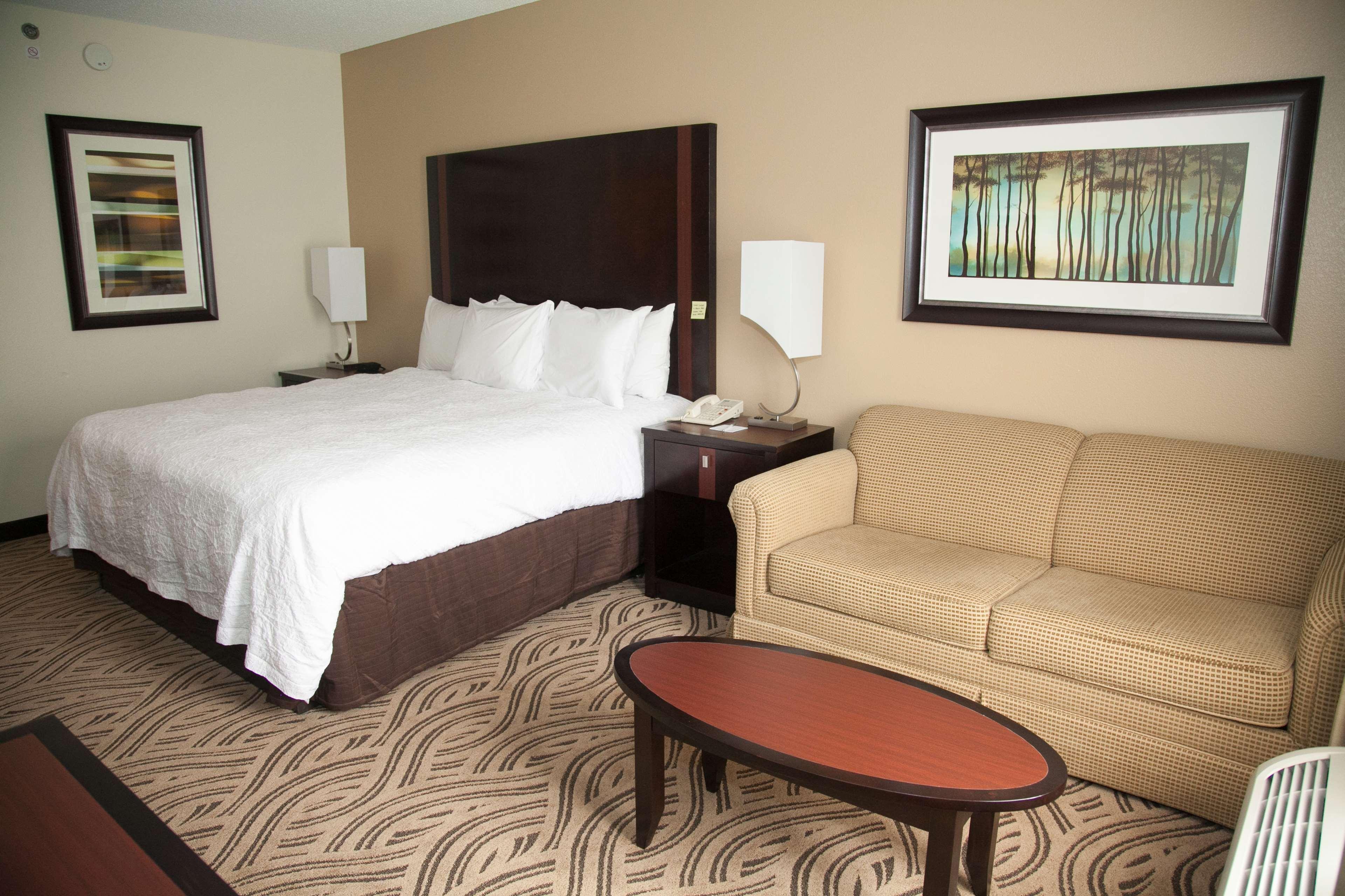 Hampton Inn & Suites Alpharetta-Windward Exterior photo
