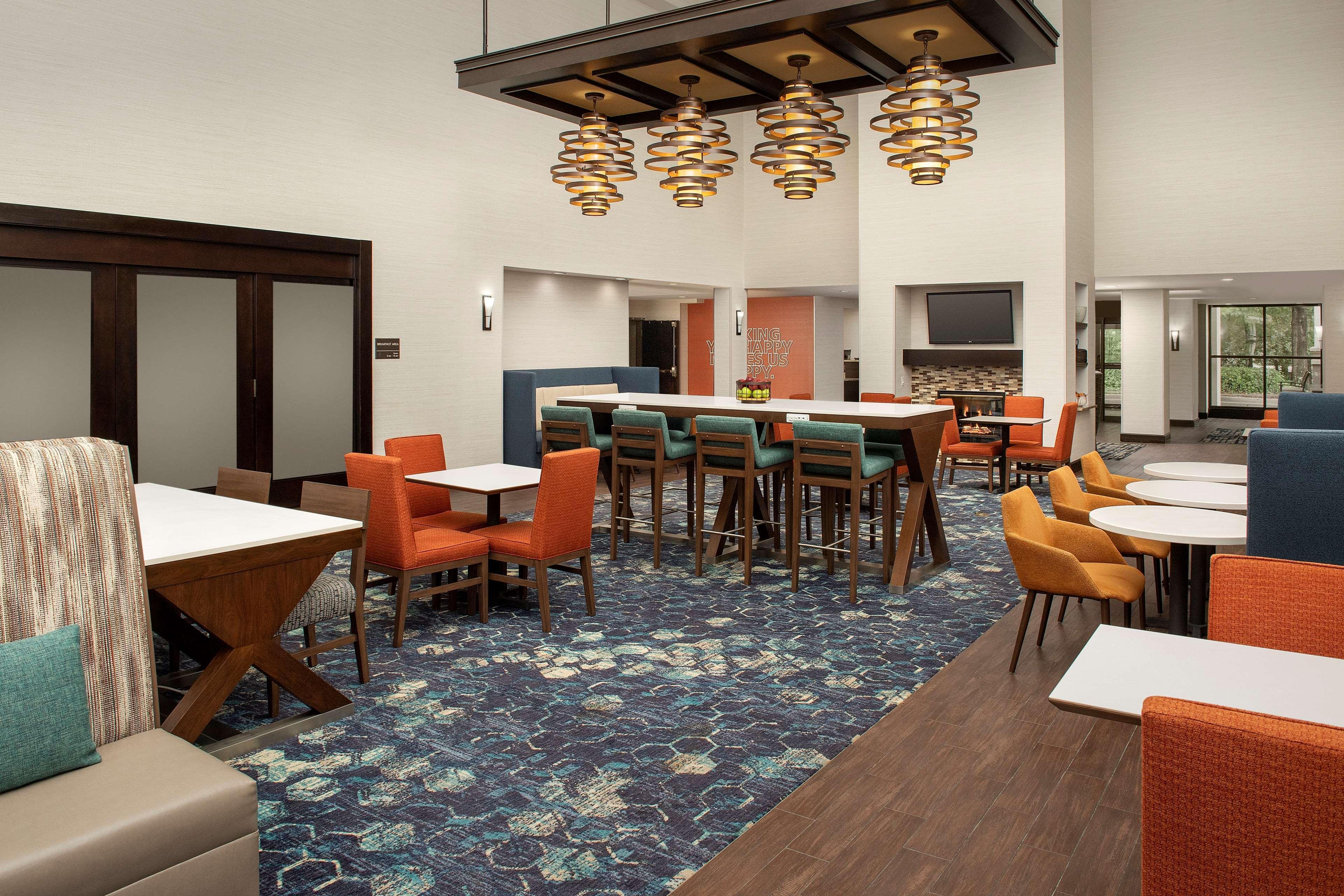 Hampton Inn & Suites Alpharetta-Windward Exterior photo